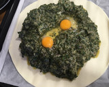 Foto del paso 3 de la receta: Pascualina con puré de papas y ensalada