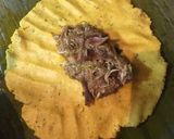 Foto del paso 3 de la receta: Tamal o bollo relleno de carne y pollo estilo venezolano