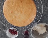 عکس مرحله 2 از دستور چیز کیک آلبالو
