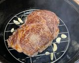 以鑄鐵鍋完成先煎後烤沙朗牛排的食譜步驟2照片