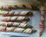 Zöld spárga baconbe tekerve recept fázis 3 fotója