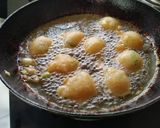 A picture of step 5 of Ponganalu / Bonda.