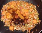 A picture of step 4 of Veggies fried irish potatoe.