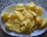 Foto del paso 1 de la receta: Estofado de patatas y costillas