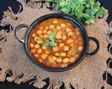 A picture of step 5 of Chana masala (no onion no garlic).