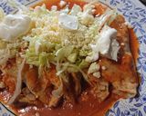 Foto del paso 5 de la receta: Enjitomatadas con pollo 🤪