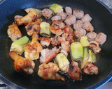 Foto del paso 1 de la receta: Paella de pollo, conejo, butifarra y verduras