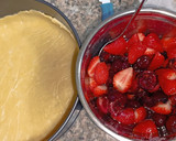 Foto del paso 5 de la receta: Tarta de cerezas y fresas (Cherry pie)