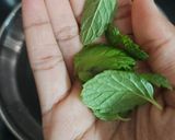 A picture of step 2 of Chia lemon energy drink (5 minutes).