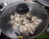 A picture of step 3 of Garlicky Stir Fried Water Chestnut.