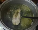 Foto langkah ke 4 dari resep Asem Asem Ikan Patin Kangkung.