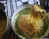 Foto del paso 7 de la receta: Camarones con salsa de espinacas y fideos