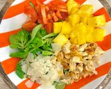 Foto del paso 3 de la receta: Ensalada de canónigos con piña y pollo