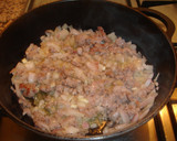 Foto del paso 3 de la receta: Berenjenas rellenas de longaniza y gratinadas