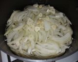 Vegán sajtos-hagymakrémleves Téné recept fázis 1 fotója
