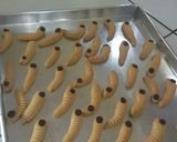 Foto langkah ke 3 dari resep Semprit Susu Terigu rasanya renyah and mantep😍😘😋.