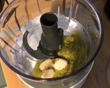 Une image de l'étape 4 de Sauce aux tomates fraîches, ail, oignon, basilic et romarin.