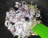 Foto langkah ke 7 dari resep Tumis cumi hitam.