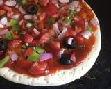 A picture of step 3 of Tawa veggie pizza.