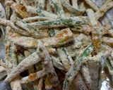 कुरकुरीत भेंडी (Crispy Bhendi Recipe In Marathi) रेसिपी स्टेप 4 फोटो 