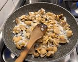 Foto del paso 3 de la receta: Pollo con champiñones