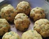 A picture of step 14 of Aloo Bharay parathay.