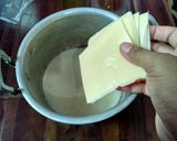 Foto langkah ke 6 dari resep Cheesy Crumpet .