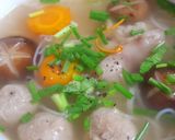 Hình bước làm 2 của món Bún thập cẩm đông trùng hạ thảo