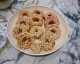 Foto langkah ke 6 dari resep Donat Pisang Wijen 🇮🇩.