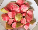 Foto langkah ke 1 dari resep Smoothie Jambu Biji.