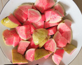 Foto langkah ke 1 dari resep Smoothie Jambu Biji.