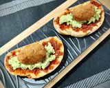 Foto del paso 5 de la receta: Tosta de sobrasada ibérica y aguacate con croqueta de pato y foie