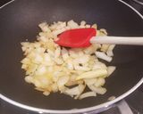 Foto del paso 2 de la receta Lomo de cerdo ibérico en salsa de yogur y champiñones con quinoa
