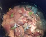 Foto del paso 2 de la receta: Costillita en salsa verde con papas