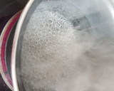 Foto del paso 1 de la receta: Huevo cocido con "truco"