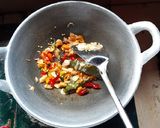 Foto langkah ke 7 dari resep Udang Sayur Asam Manis.