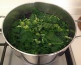 Foto del passaggio 4 della ricetta Spaghetti di grano decorticato a pietra, con cime di rapa alla pugliese