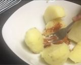 A picture of step 7 of Kanda batata puri.