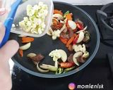 Foto langkah ke 5 dari resep Brokoli mix Tumis Daging Sapi.