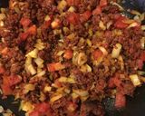 Foto del paso 2 de la receta: Taquitos dorados de chorizo y requesón