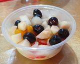 Foto langkah ke 5 dari resep Salad Buah Saus Homemade (No SKM, Mayonaise, Yogurt) Segar.