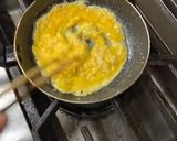 Hình bước làm 2 của món Món cơm trứng của Nhật OMURAISU 🍛