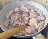 Hình bước làm 3 của món Sườn xào chua ngọt kiểu miền Bắc, đẫm sốt chua ngọt siêu đưa cơm vào ngày mưa