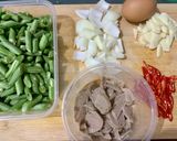 Foto langkah ke 1 dari resep Tumis Buncis Bakso Telur.