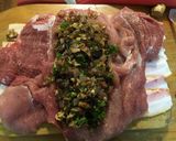 Foto del paso 2 de la receta: Chanchito Enrollado con Tocino Crocante