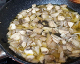 Foto del paso 4 de la receta: Butifarras catalanas con hongos y arroz blanco