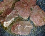 Foto langkah ke 5 dari resep Steak Sapi Saus Jamur.