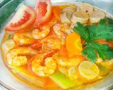 Foto langkah ke 4 dari resep Sup Pedas Udang Sosis.