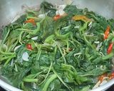 Foto langkah ke 4 dari resep Tumis Bayam.