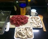 Foto del paso 1 de la receta: Salteado de carne y champiñones 🍄